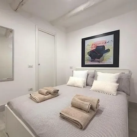 Lake Suite *